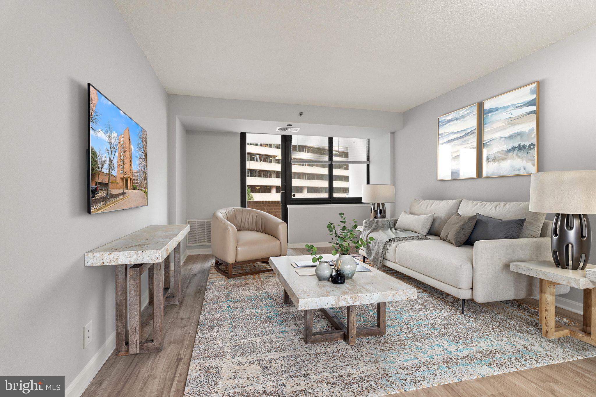 1805 Crystal Dr #215s