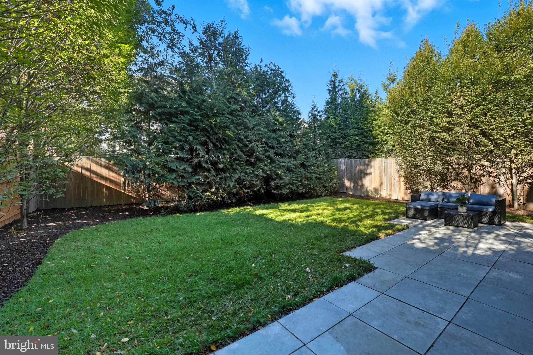 1404 N HERNDON STREET