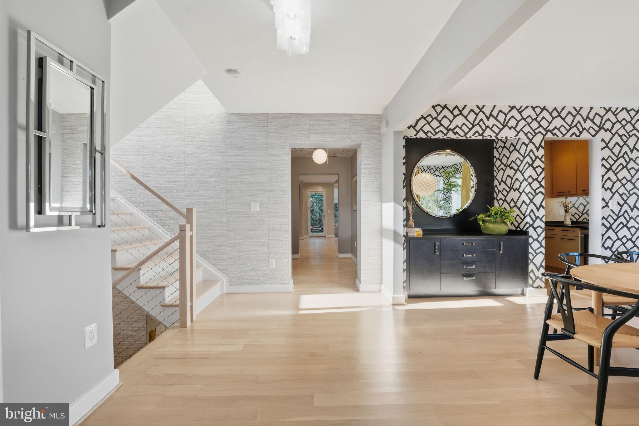 1404 N HERNDON STREET