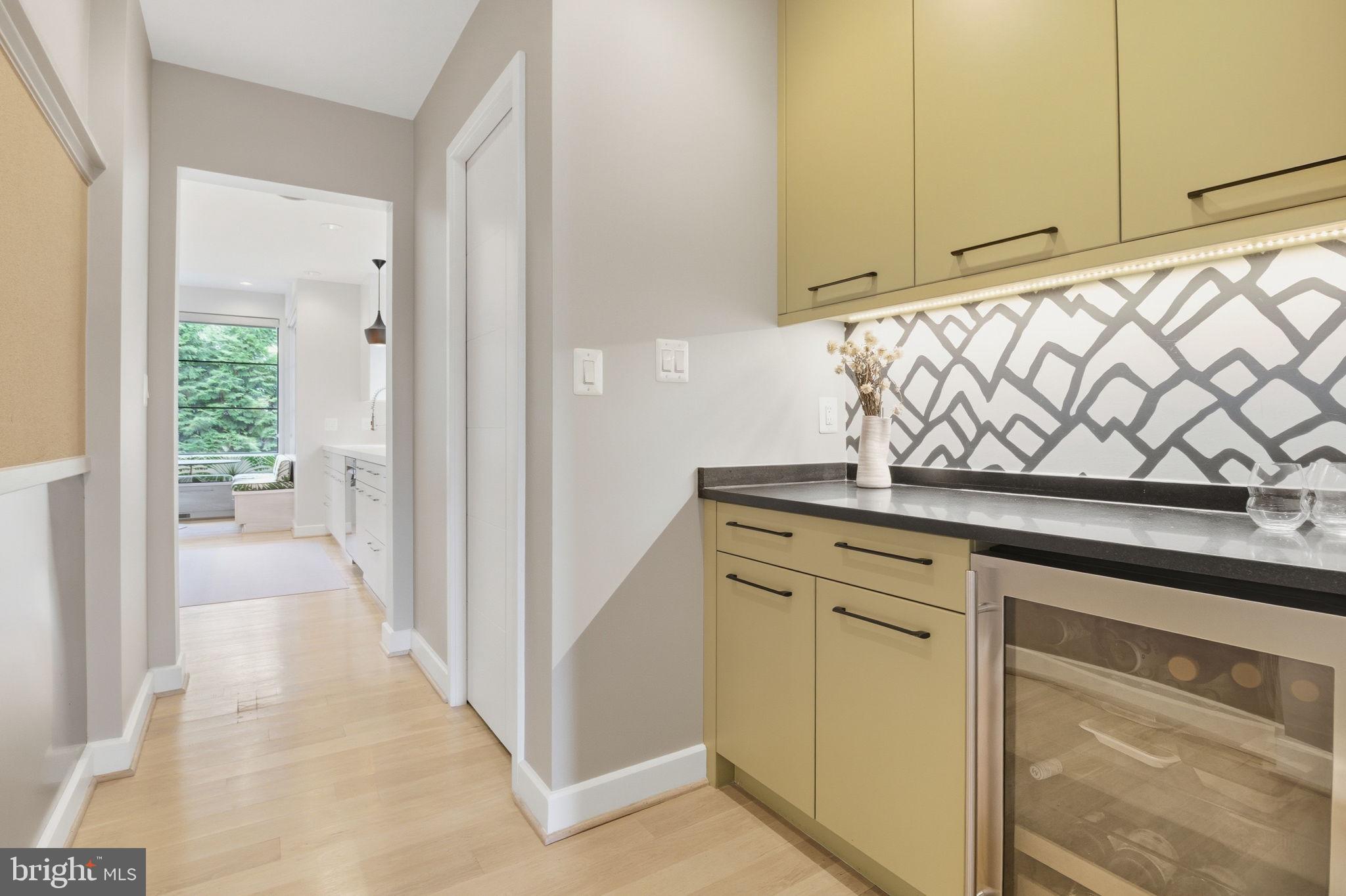 1404 N HERNDON STREET