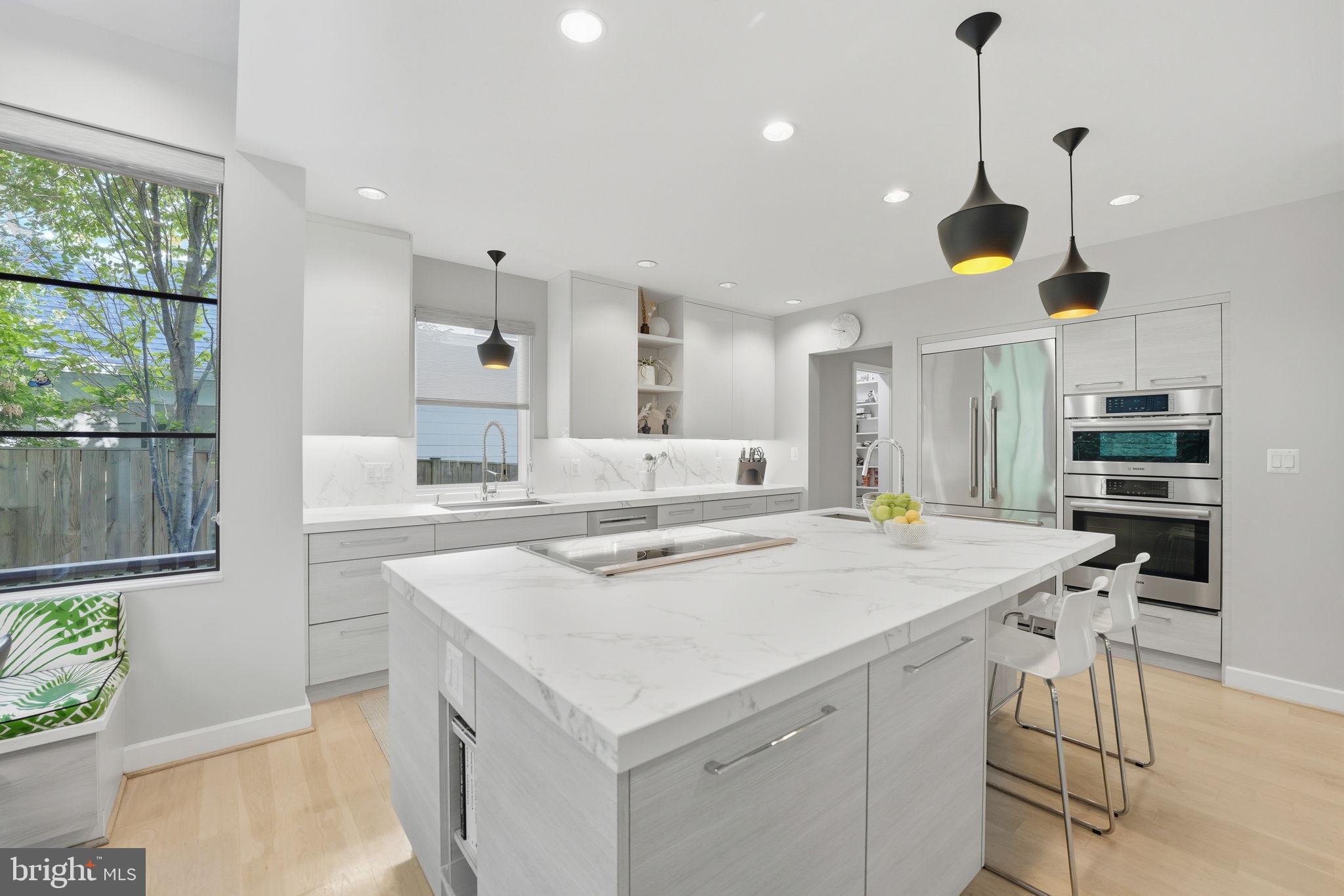 1404 N HERNDON STREET