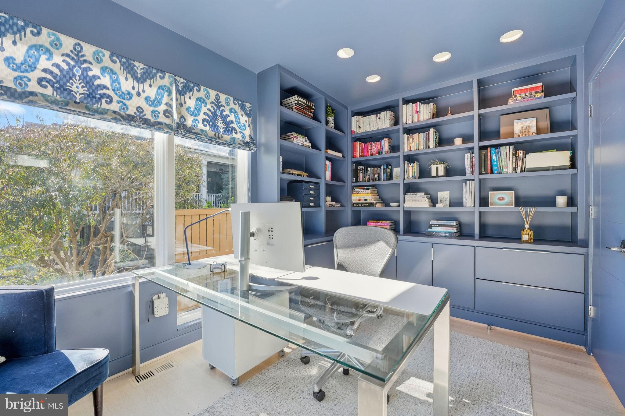 1404 N HERNDON STREET