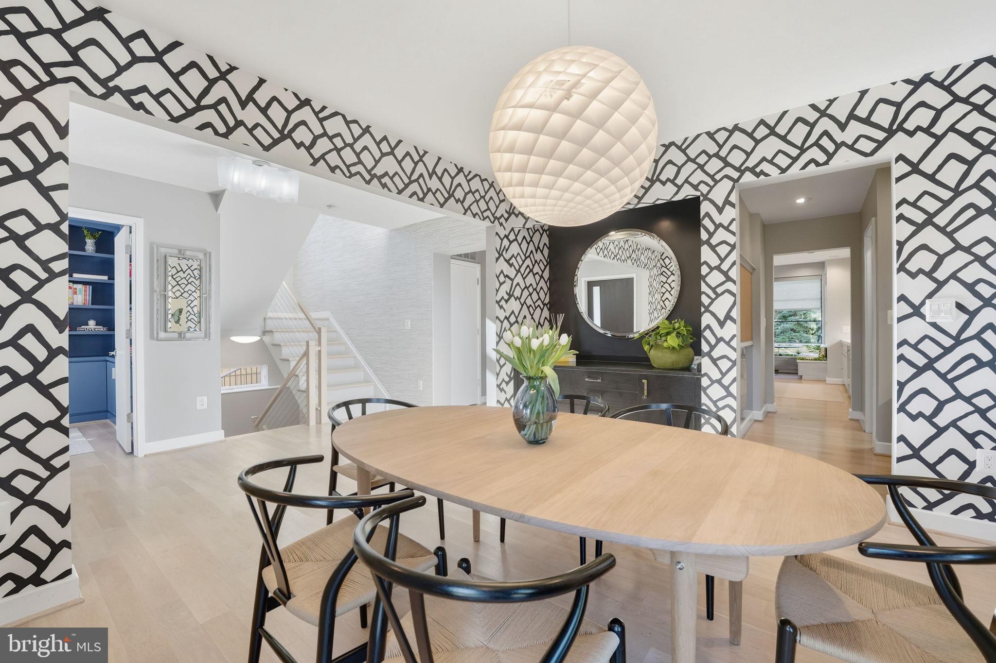 1404 N HERNDON STREET