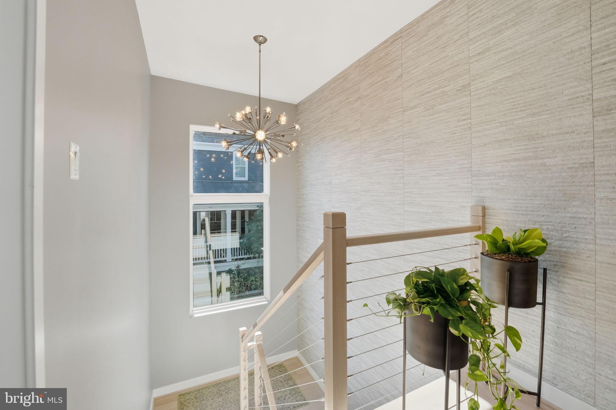 1404 N HERNDON STREET