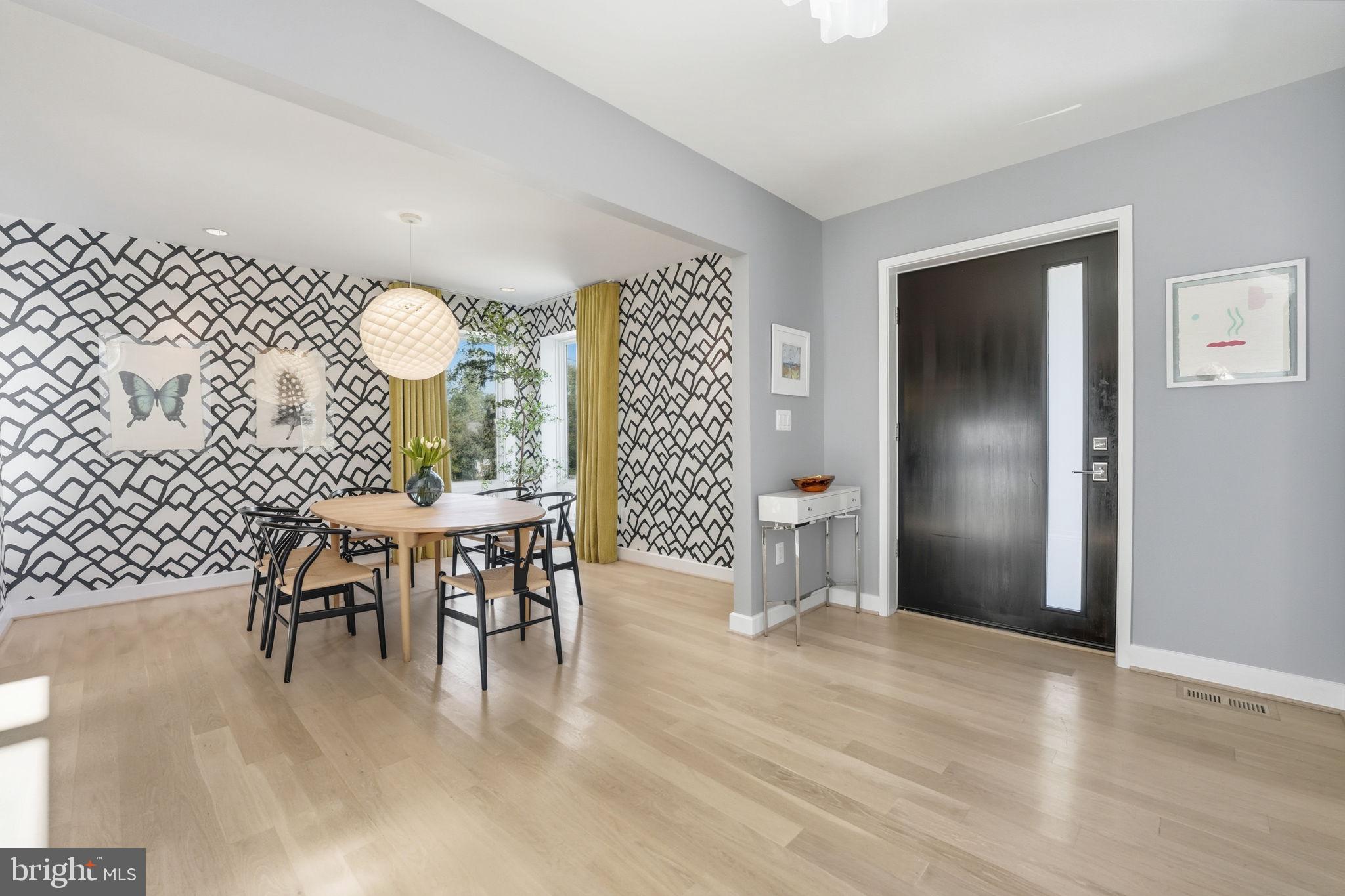 1404 N HERNDON STREET