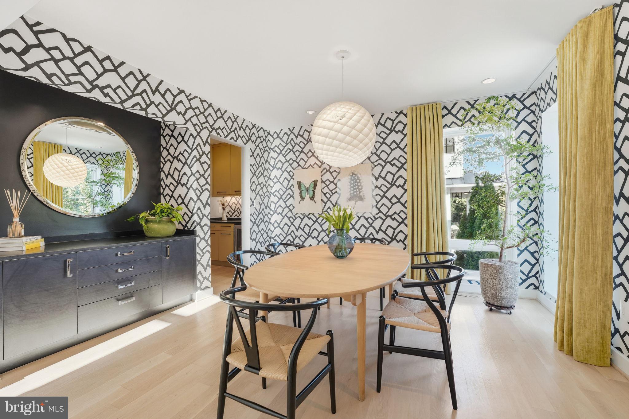 1404 N HERNDON STREET