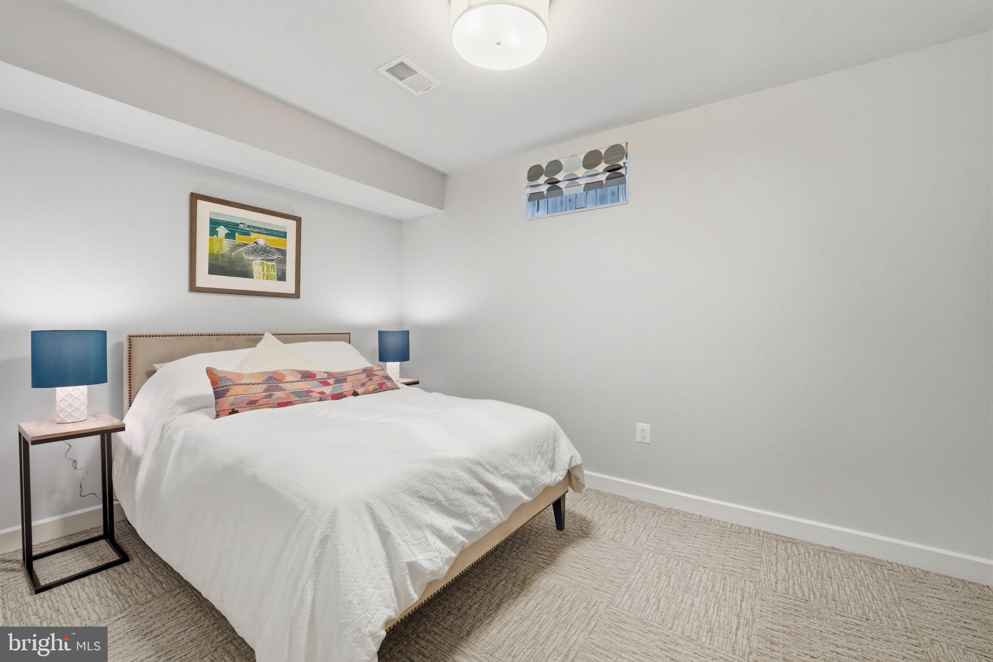 1404 N HERNDON STREET