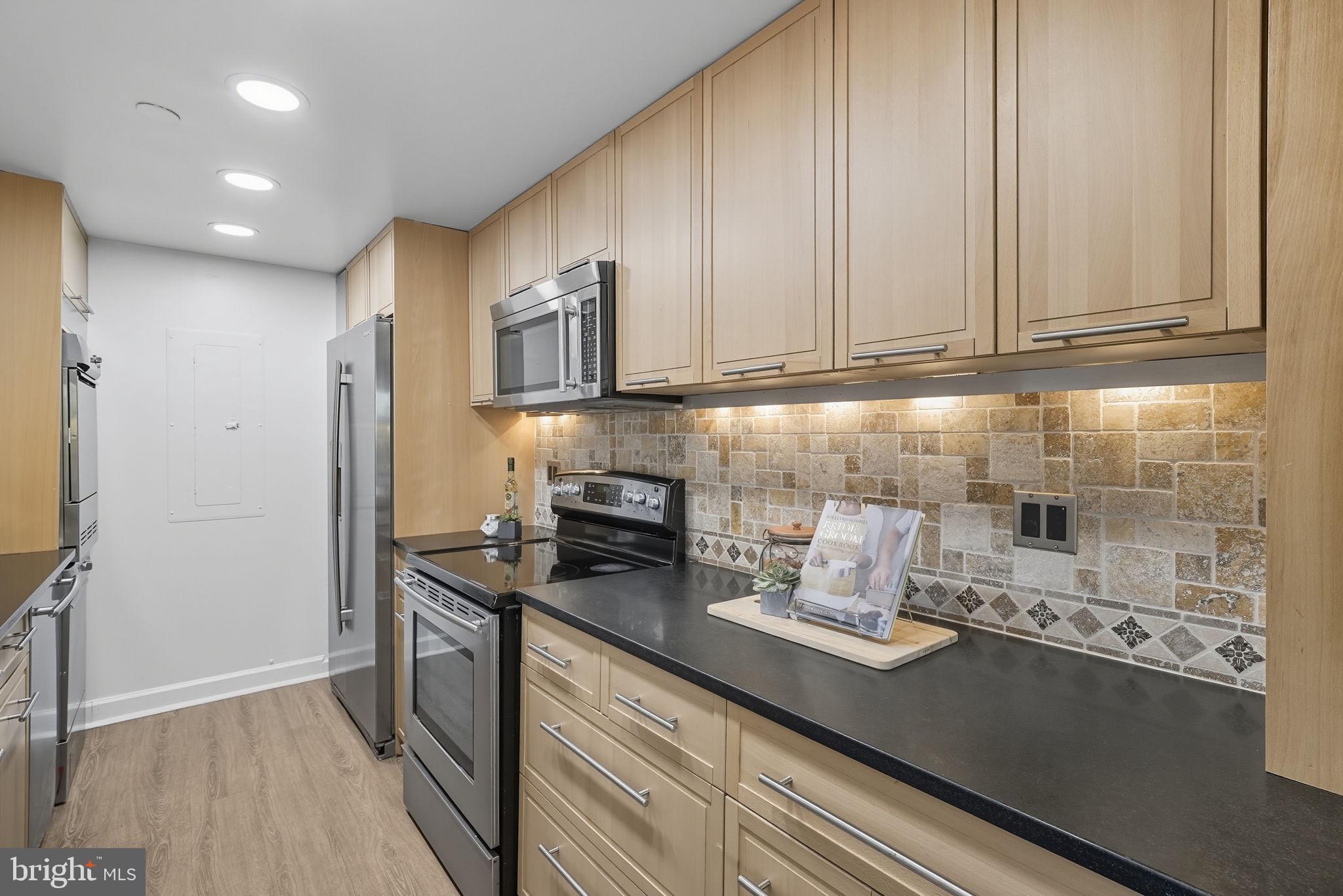1530 KEY BOULEVARD 512