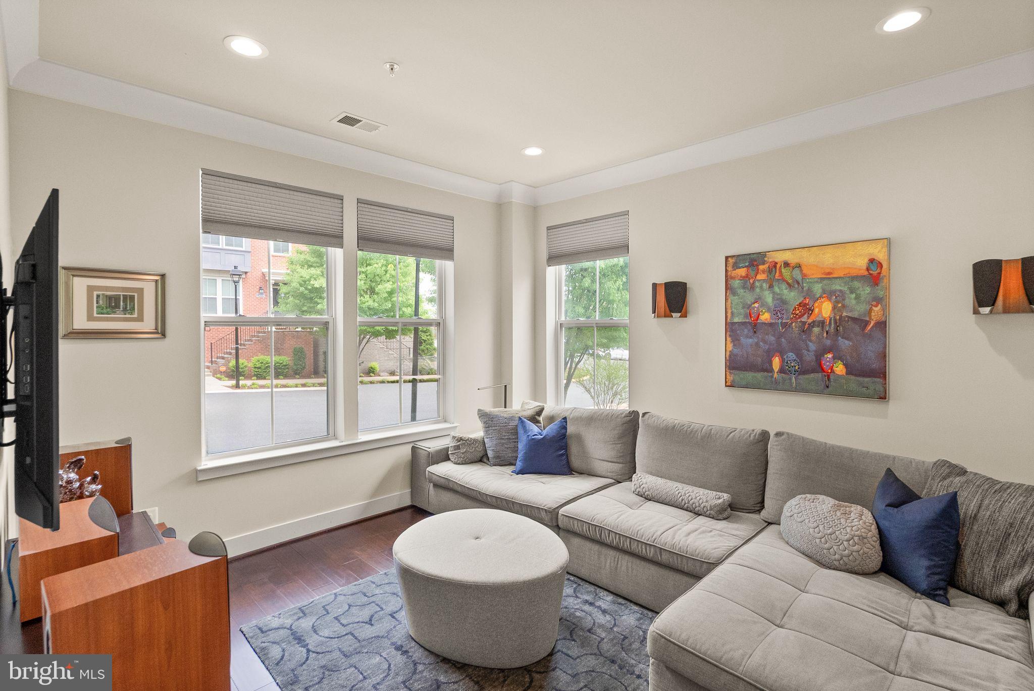 11687 Sunrise Square Pl