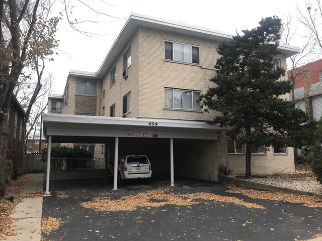 609 Oakton Street Unit: 3D
