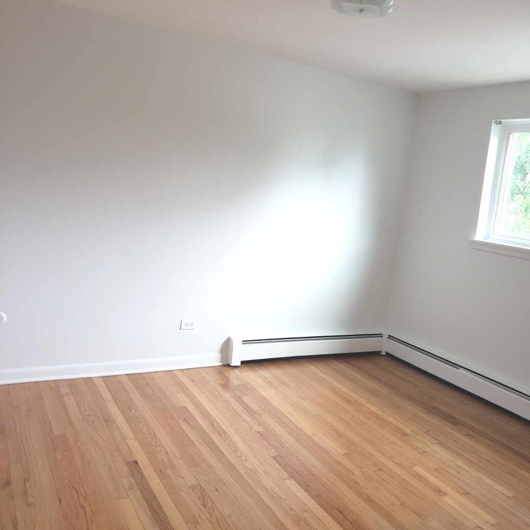 609 Oakton Street Unit: 3D