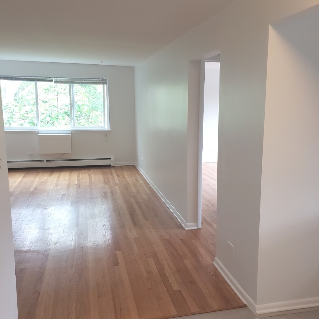 609 Oakton Street Unit: 3D