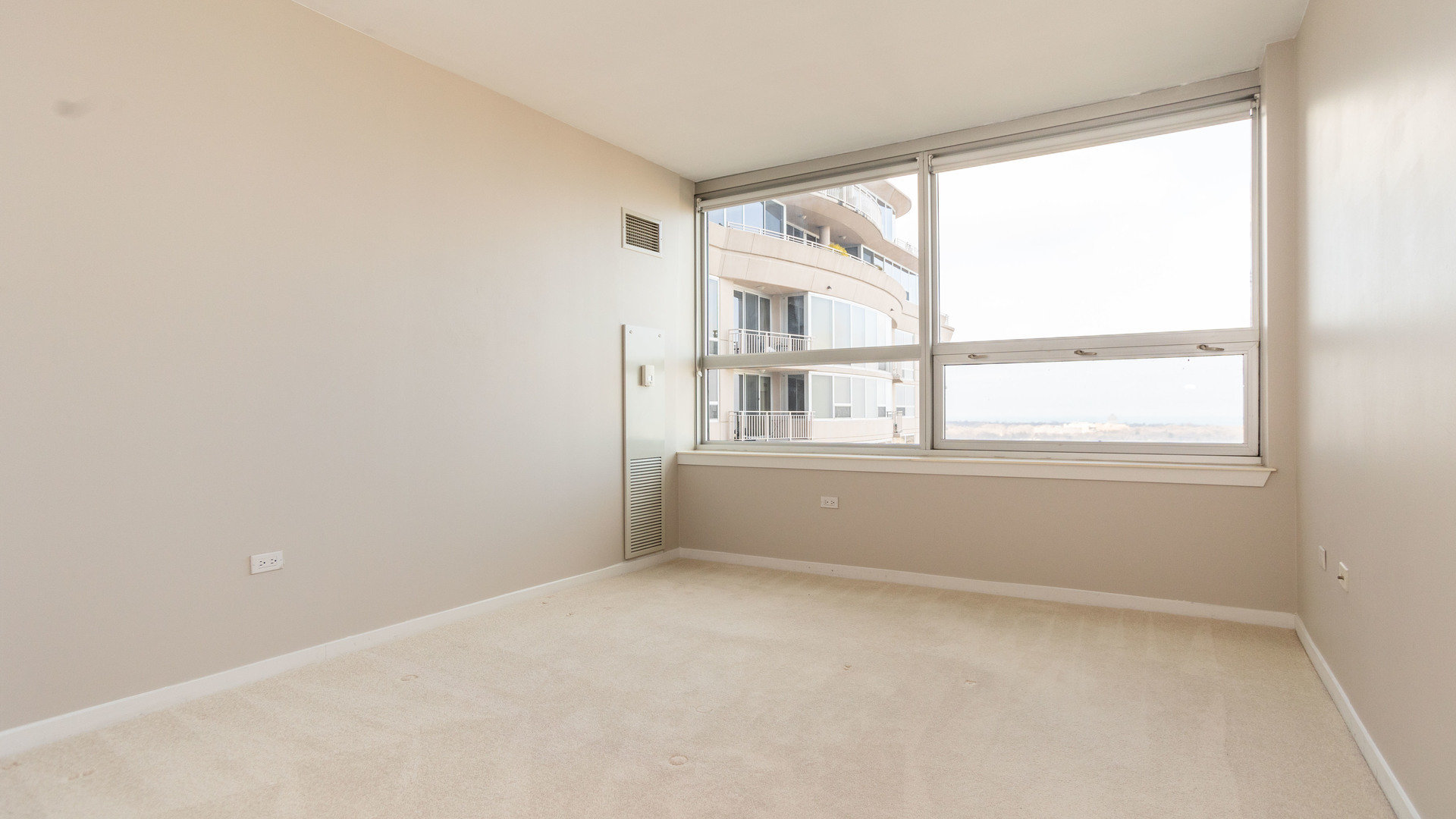 807 Davis Street Unit: 2107