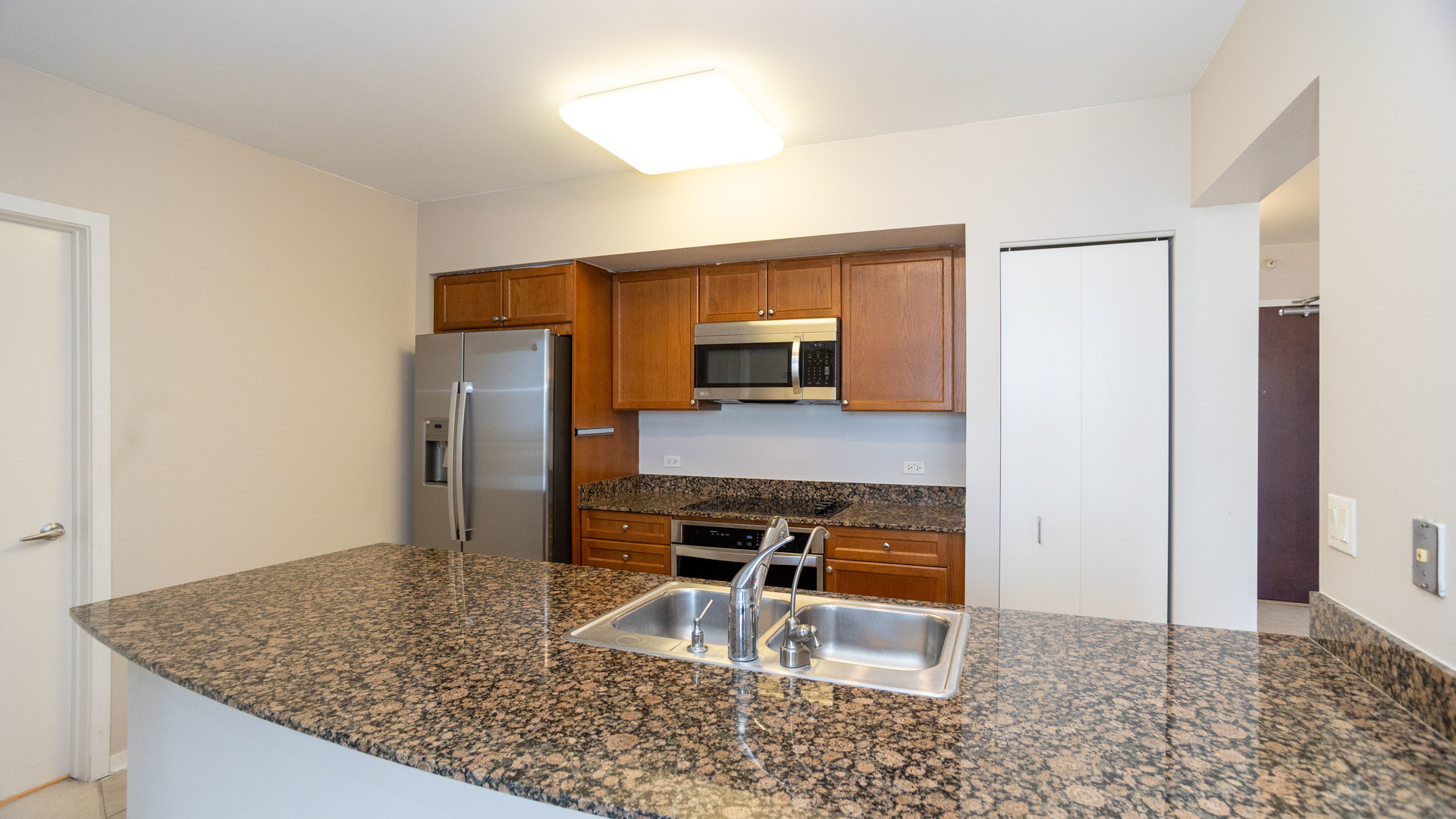 807 Davis Street Unit: 2107