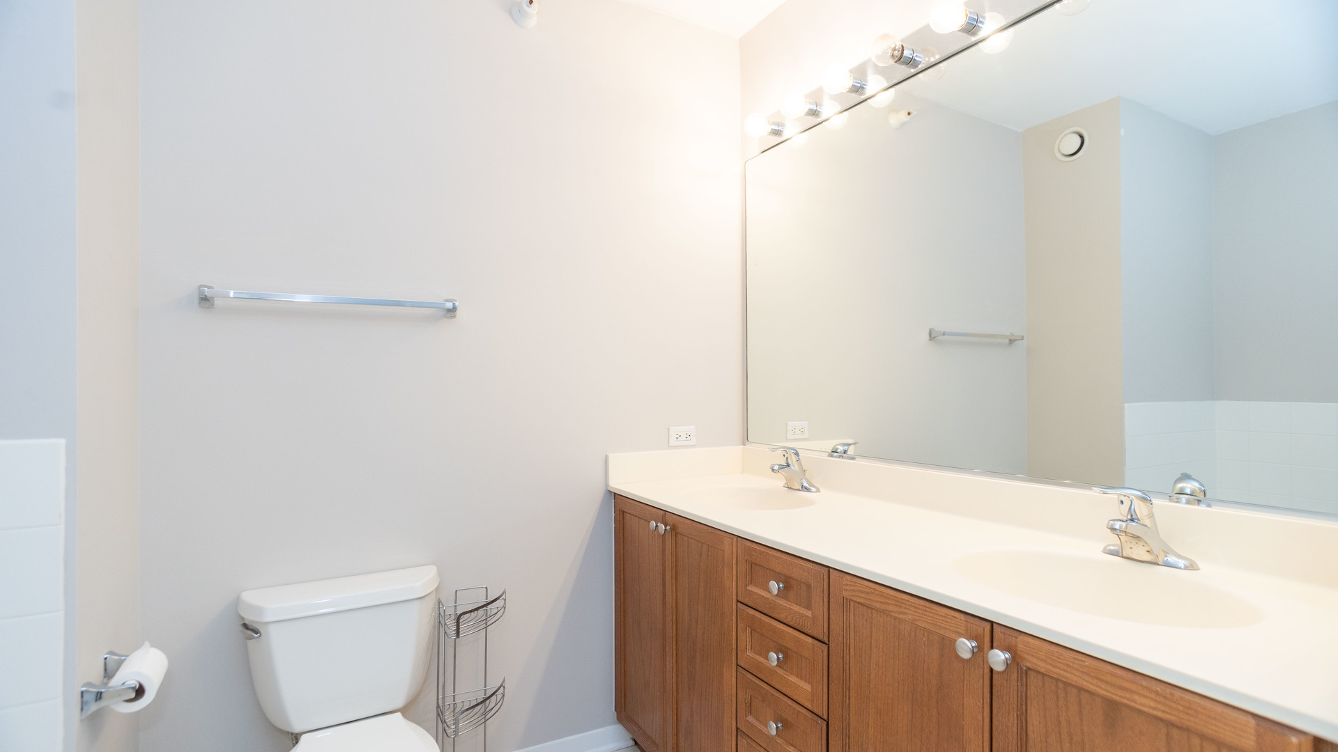 807 Davis Street Unit: 2107