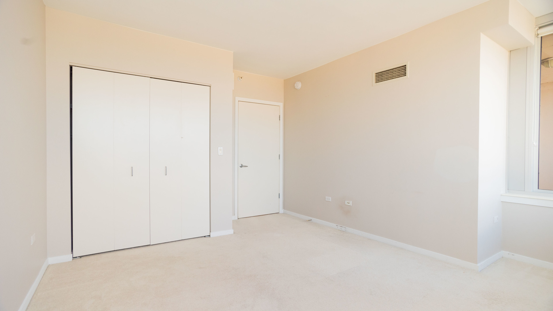 807 Davis Street Unit: 2107