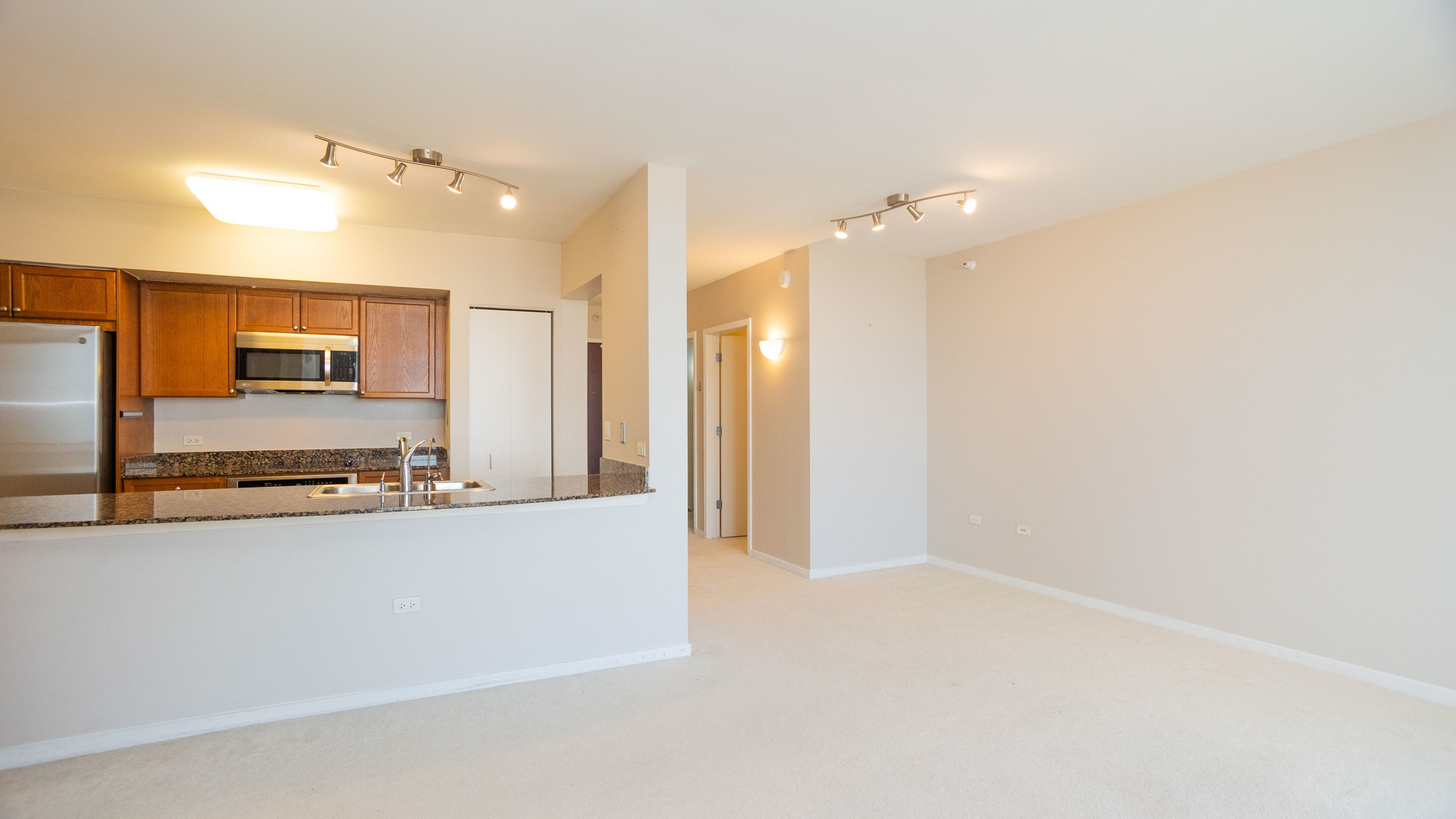 807 Davis Street Unit: 2107