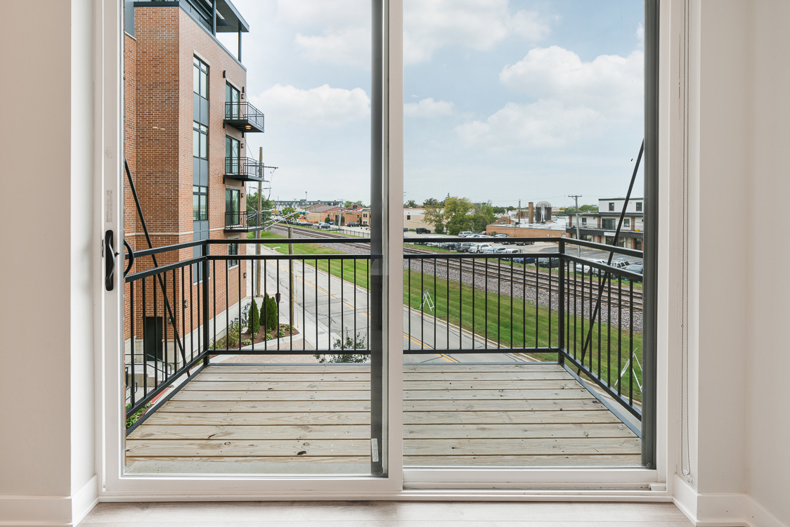 546 Green Bay Road Unit: 402