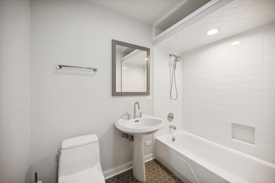 1220 Park Avenue W Unit: 114