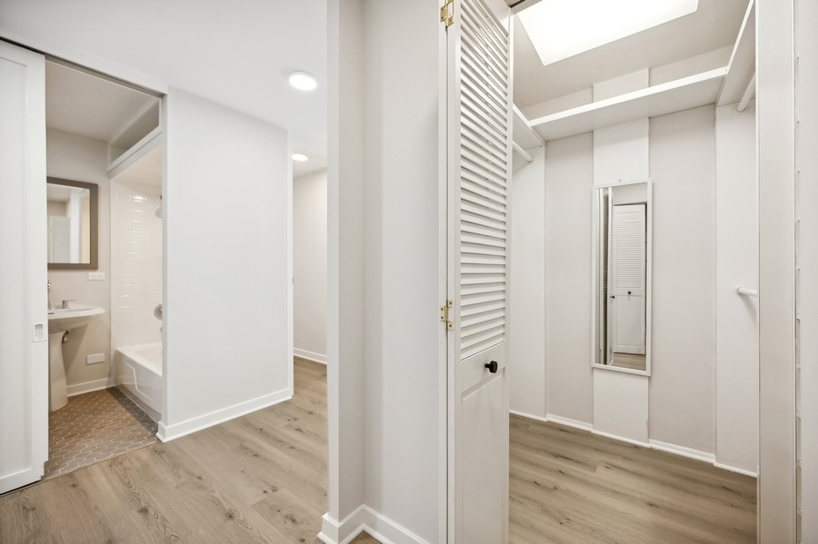 1220 Park Avenue W Unit: 114