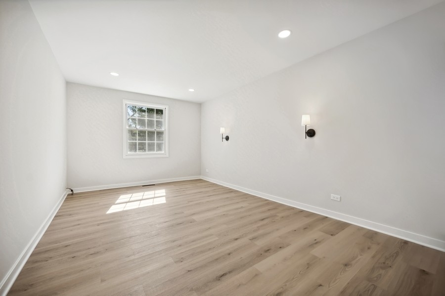 1220 Park Avenue W Unit: 114