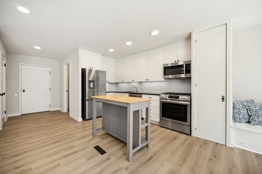 1220 Park Avenue W Unit: 114