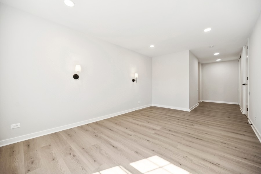 1220 Park Avenue W Unit: 114