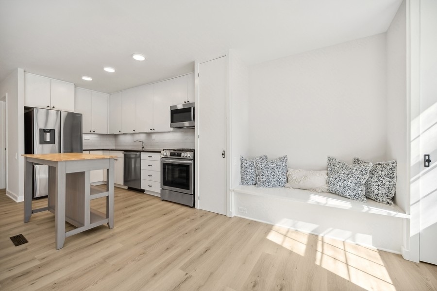 1220 Park Avenue W Unit: 114