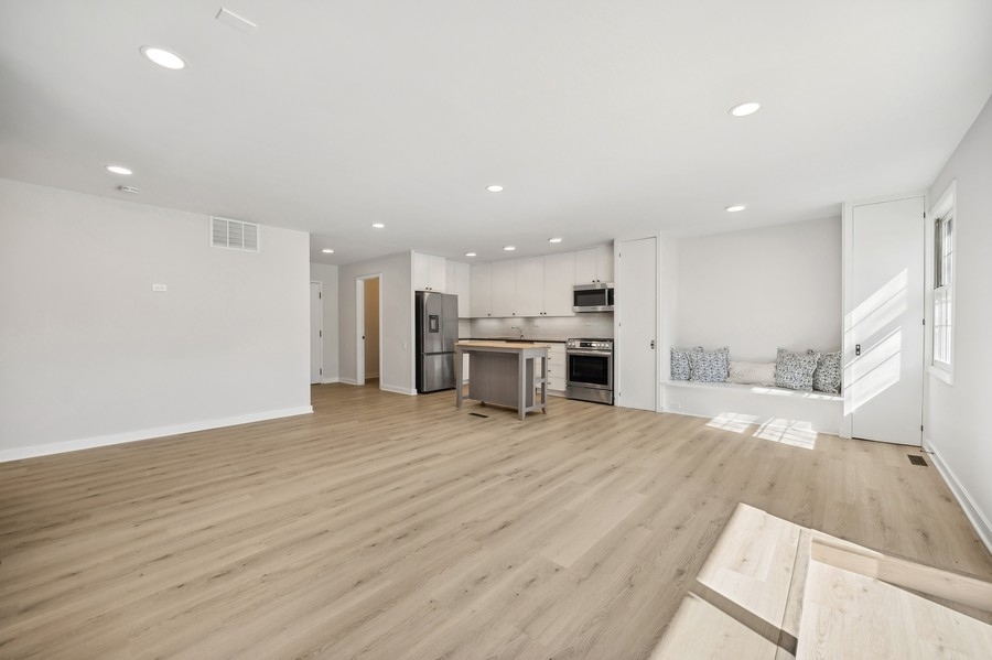 1220 Park Avenue W Unit: 114