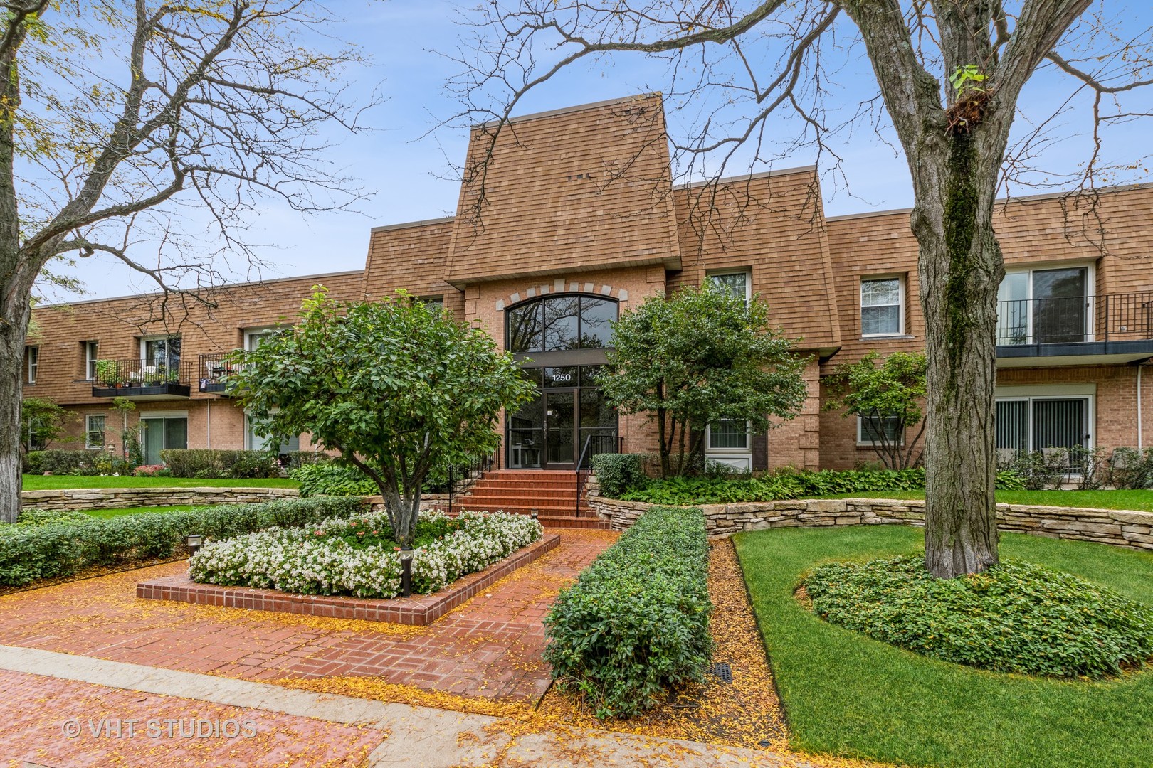 1250 Park Avenue W Unit: 427