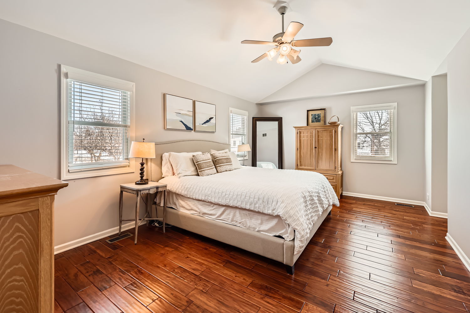 42 Chestnut Court W