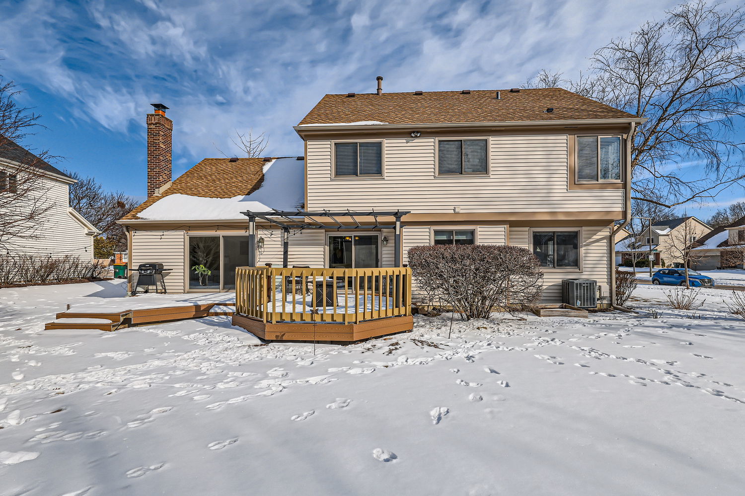 42 Chestnut Court W