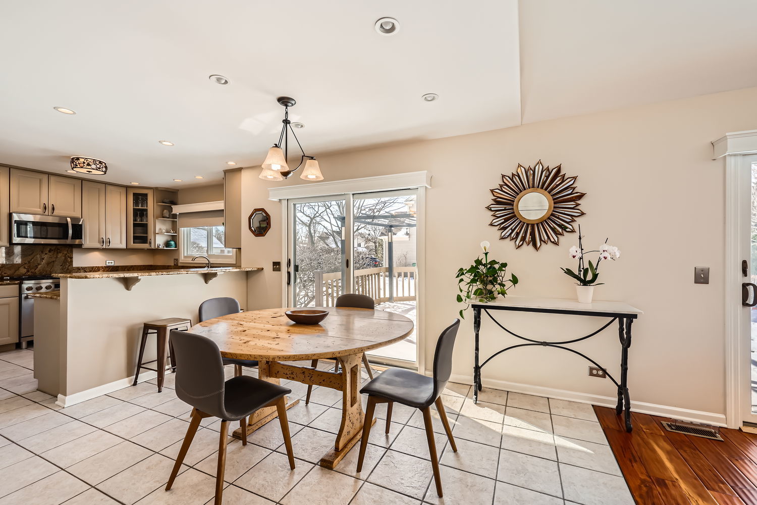 42 Chestnut Court W