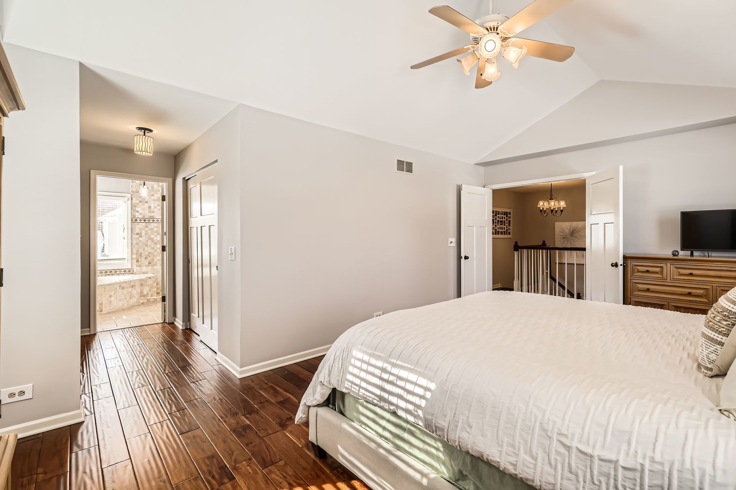 42 Chestnut Court W
