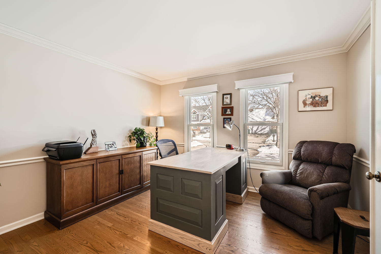 42 Chestnut Court W