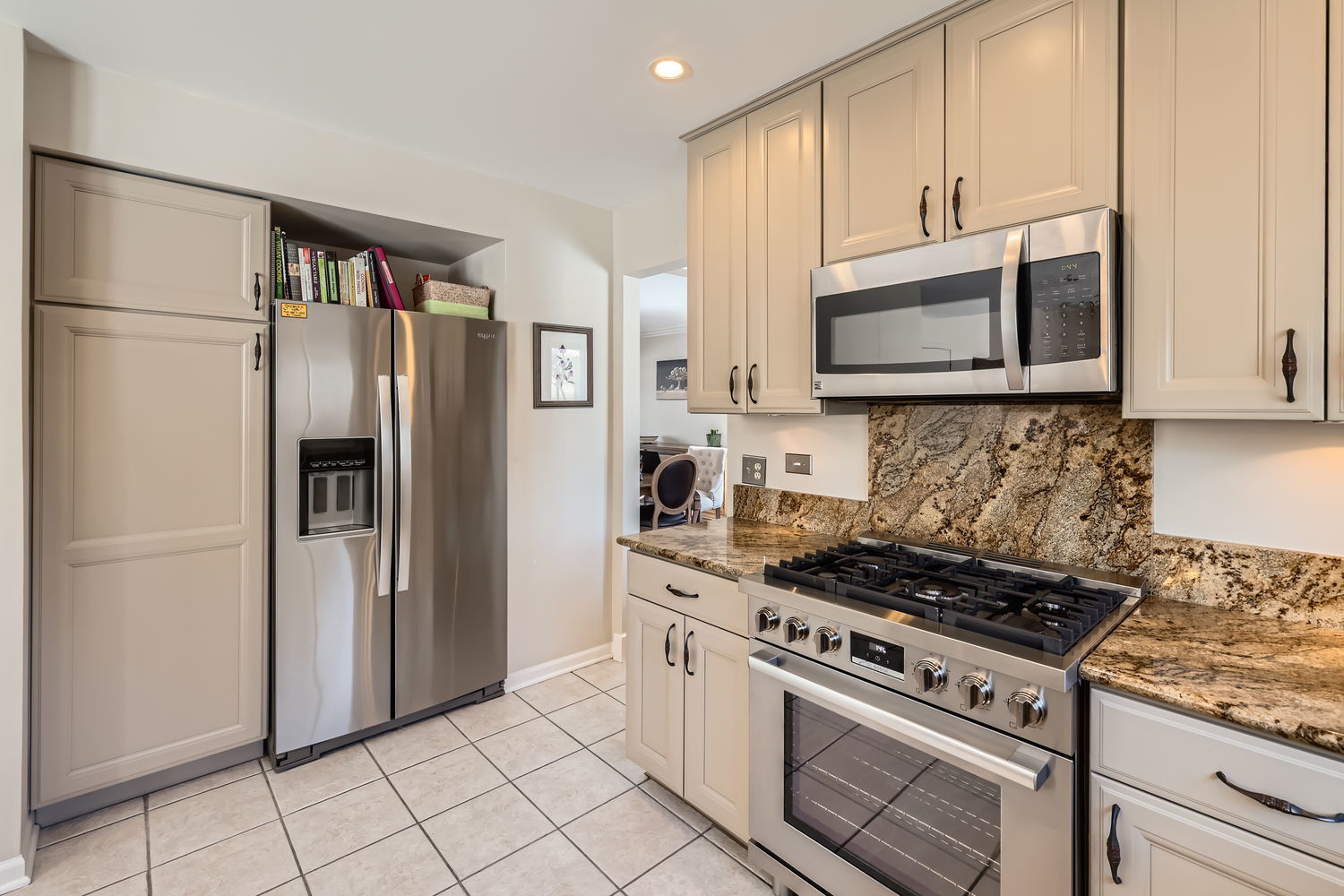 42 Chestnut Court W