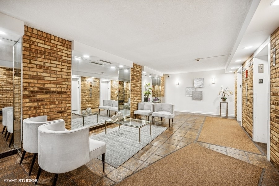 1621 MISSION HILLS Road Unit: N207