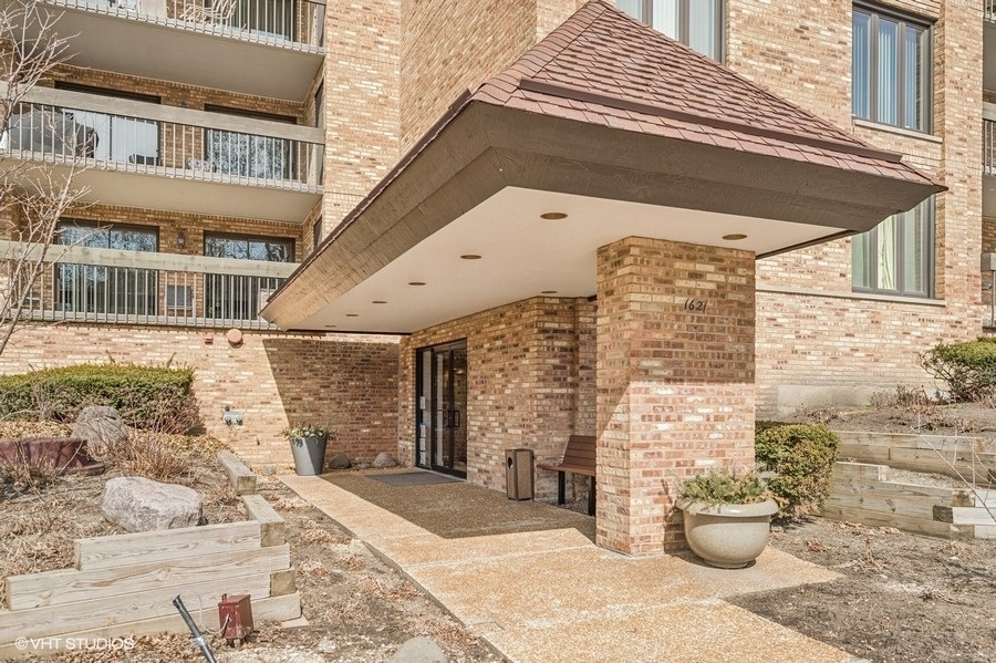 1621 MISSION HILLS Road Unit: N207