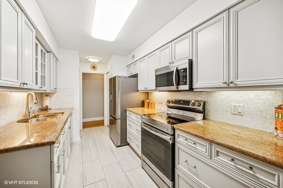 1621 MISSION HILLS Road Unit: N207