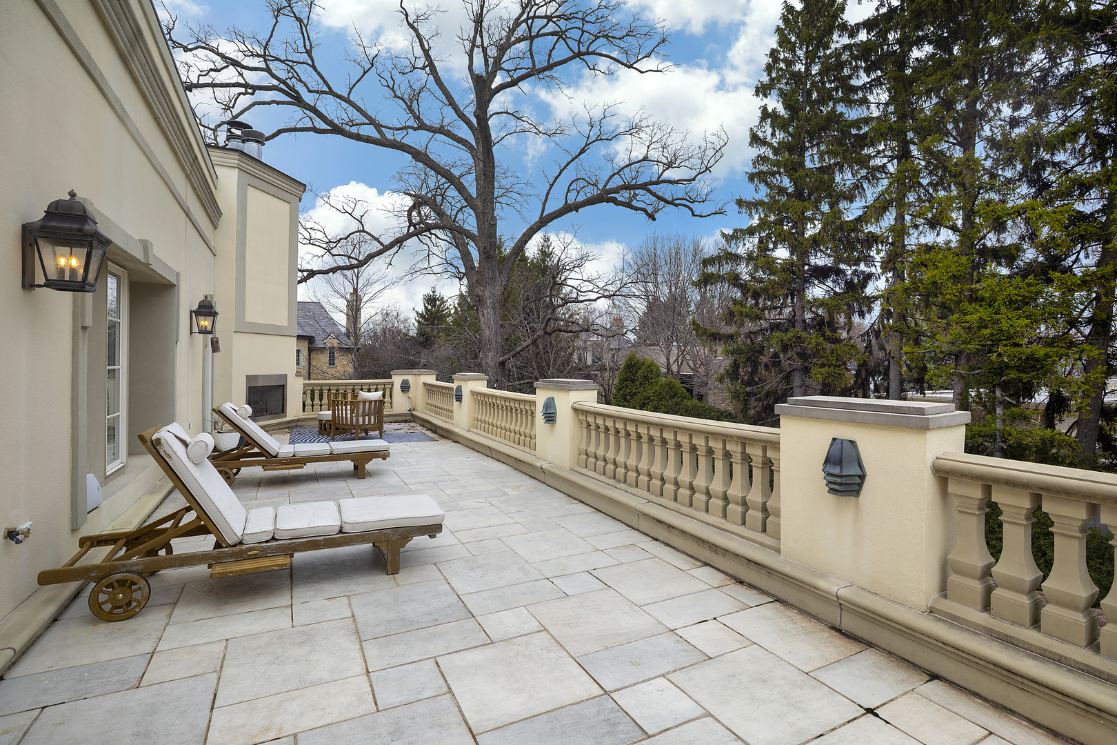 977 Sheridan Road
