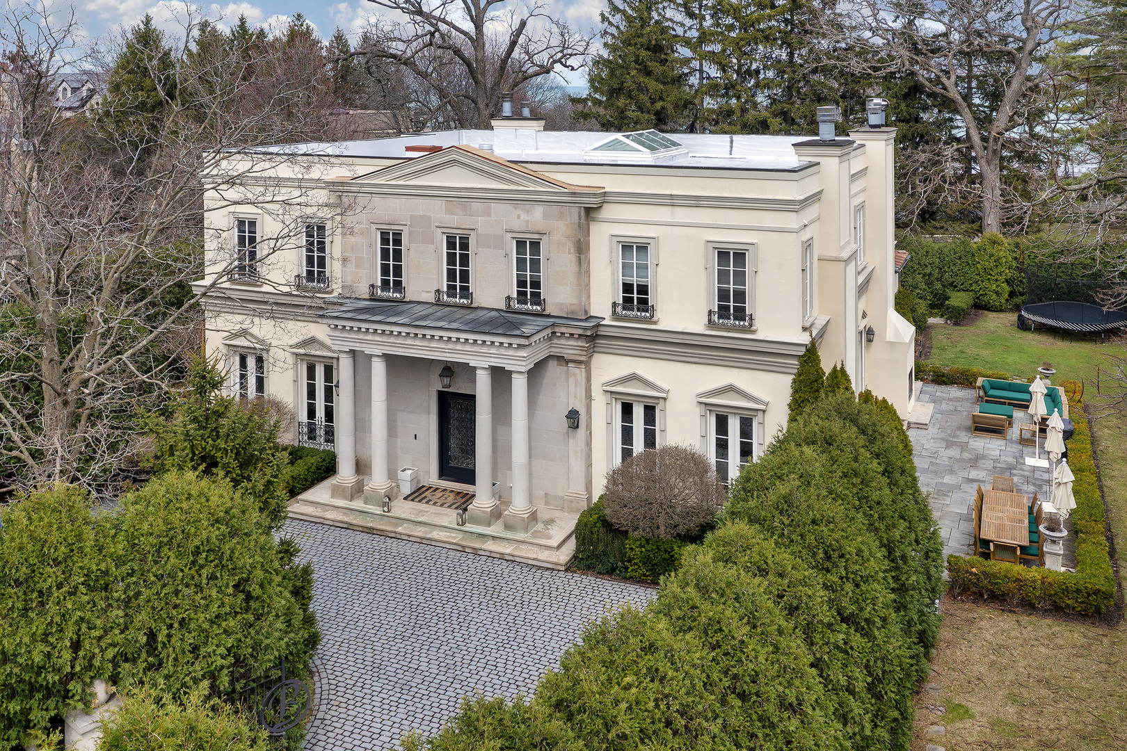 977 Sheridan Road