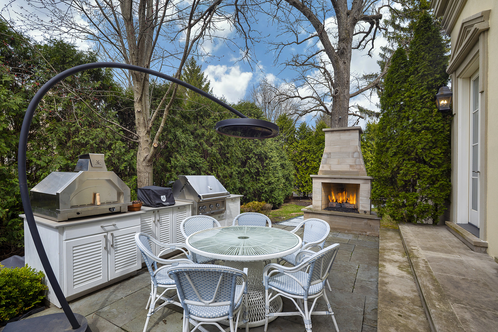 977 Sheridan Road
