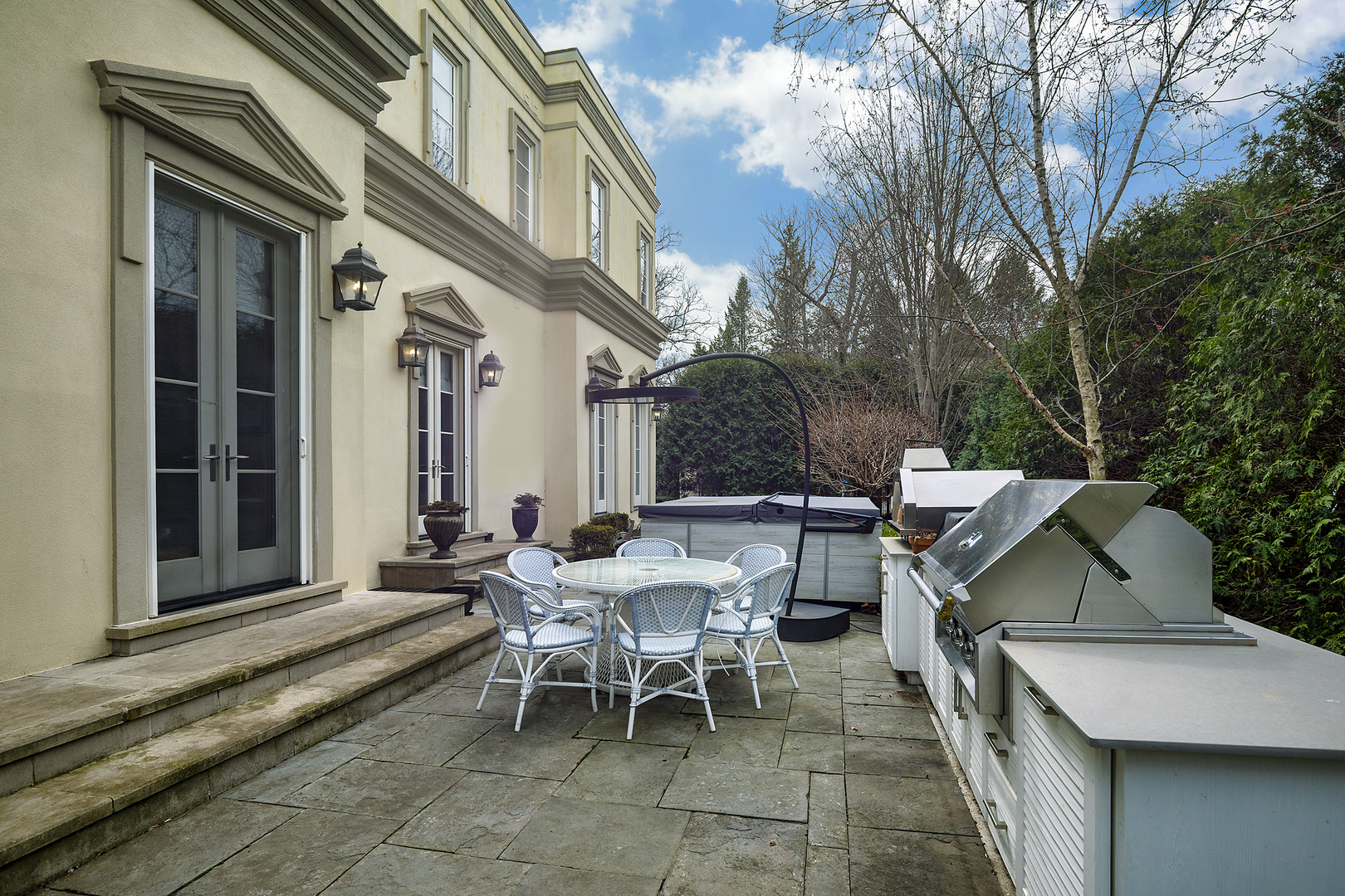 977 Sheridan Road
