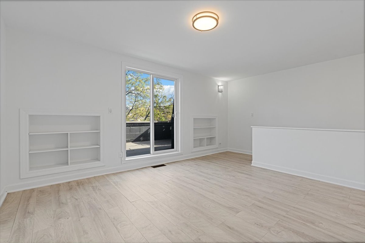 747 W Wrightwood Avenue Unit: c