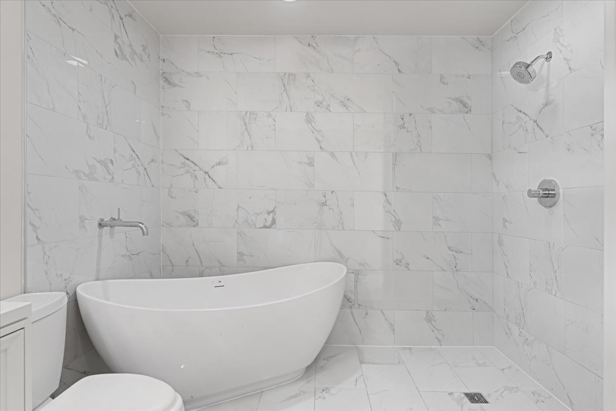 747 W Wrightwood Avenue Unit: c