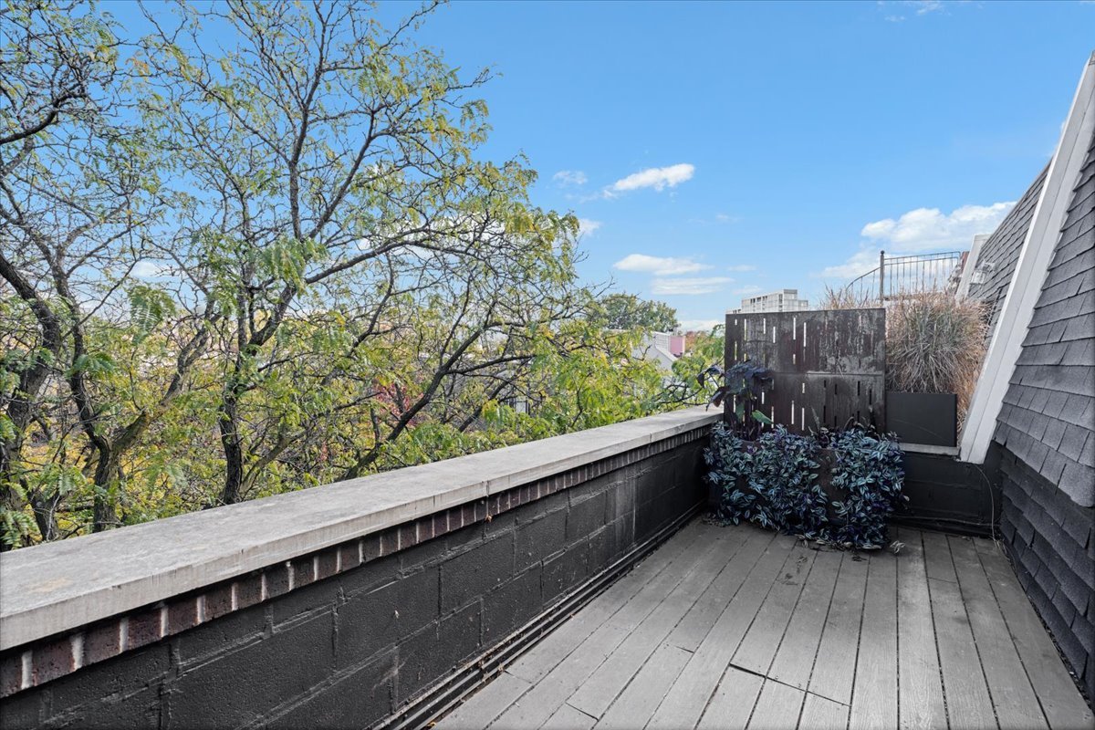 747 W Wrightwood Avenue Unit: c