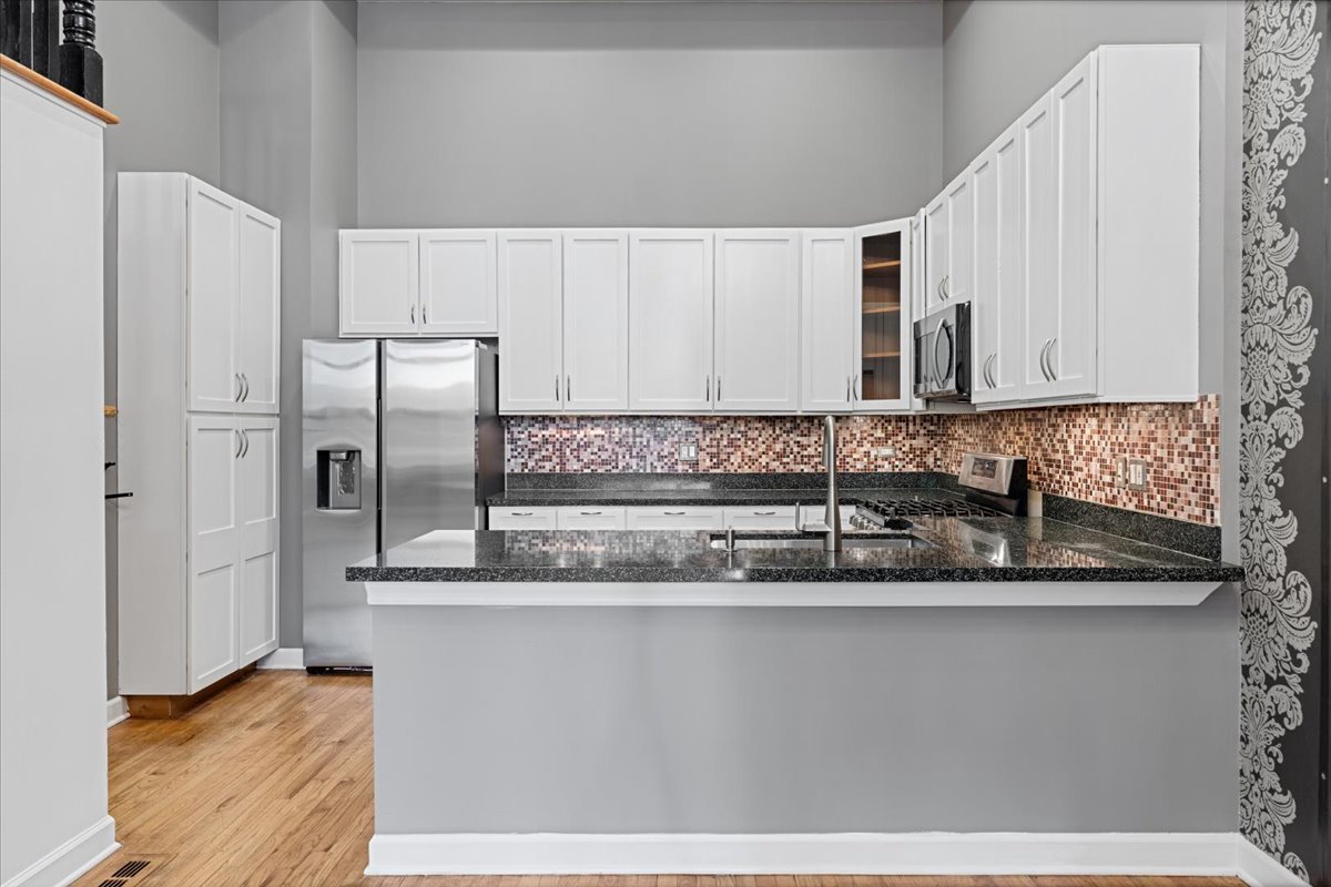 747 W Wrightwood Avenue Unit: c