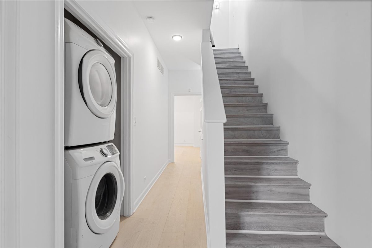 747 W Wrightwood Avenue Unit: c