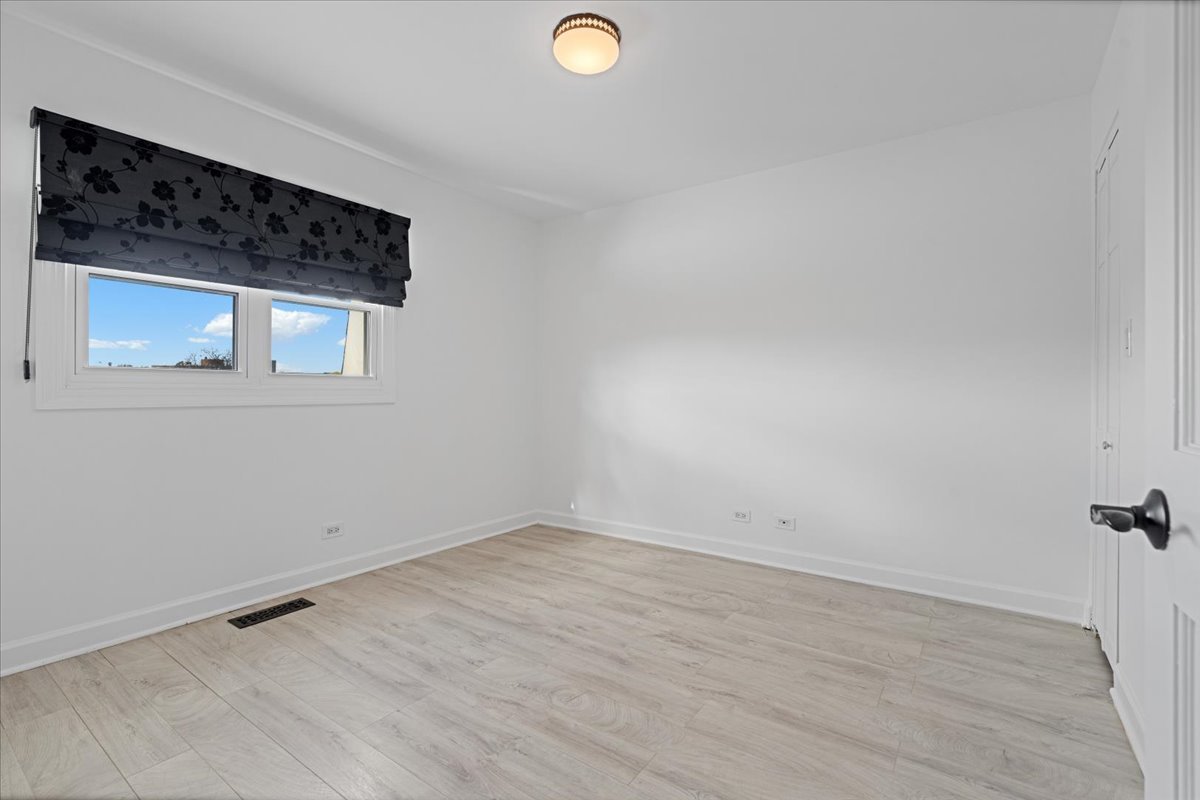 747 W Wrightwood Avenue Unit: c