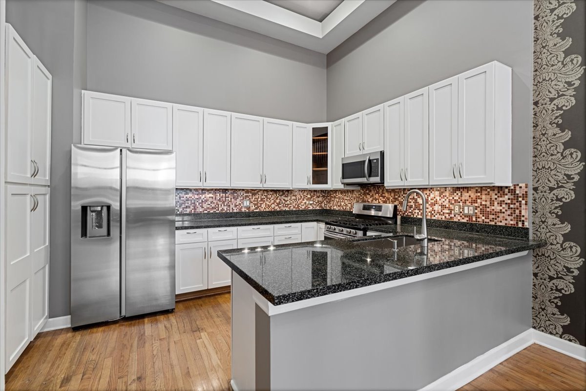 747 W Wrightwood Avenue Unit: c